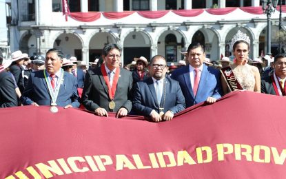 REALIZAN TRADICIONAL PASEO DEL ESTANDARTE POR EL 479° ANIVERSARIO